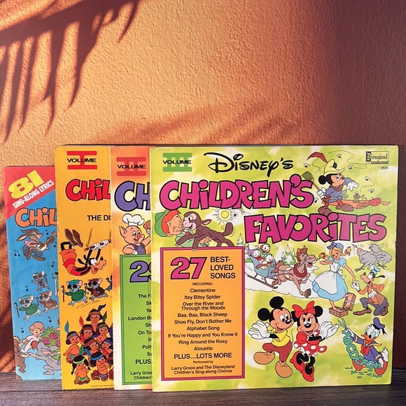1986 Vintage Disney’s Children’s Favorites, volume 1, 2 and 3 on vinyl record - Picture 1 of 11